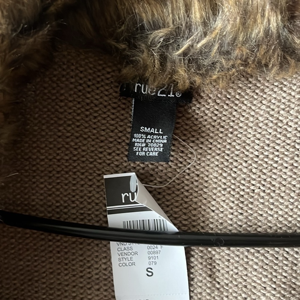 NWT RARE Fur Trimmed western motif sweater coat Small - Picture 2 of 8